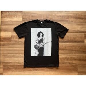 AS Colour Shirt Mens XL Black Band Rock Guitarist Photo Graphic T-Shirt Tee